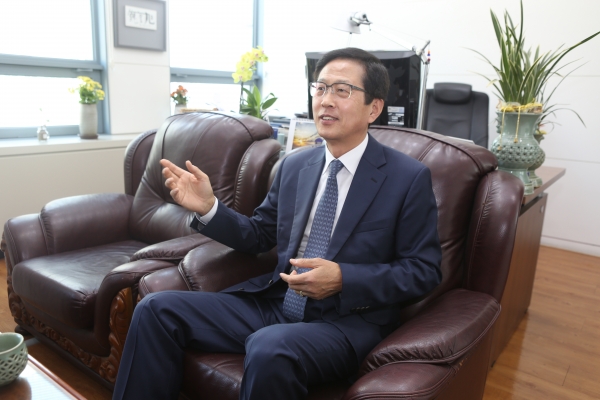 정금강업 정형욱 대표는 고객과의 신뢰를 바탕으로 동반성장을 목표로 하고 있다.