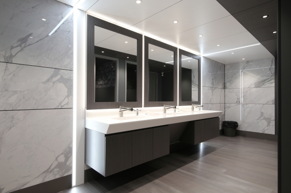 포스코강판 포스아트 마블 제품이 실제 적용된 모습. 대리석의 무늬를 그대로 살렸다. (사진제공=포스코강판)