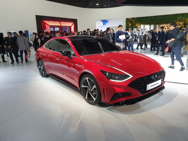 현대차가 서울모터쇼에서 선보인 신형 쏘나타 1.6 터보