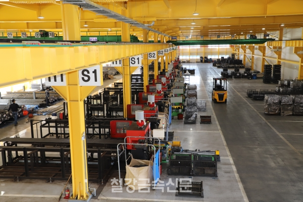 신한스틸은 절단자동화 설비를 통해 최적화된 작업 환경을 구축했다. (사진=철강금속신문)