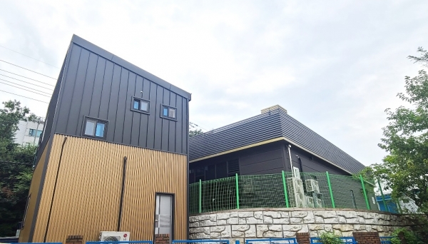 엠스틸 루버강판이 적용된 시공 현장 (사진=엠스틸)