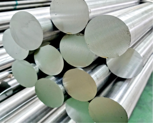 티플랙스가 가공하는 300계 STS 봉강. (사진=티플랙스)