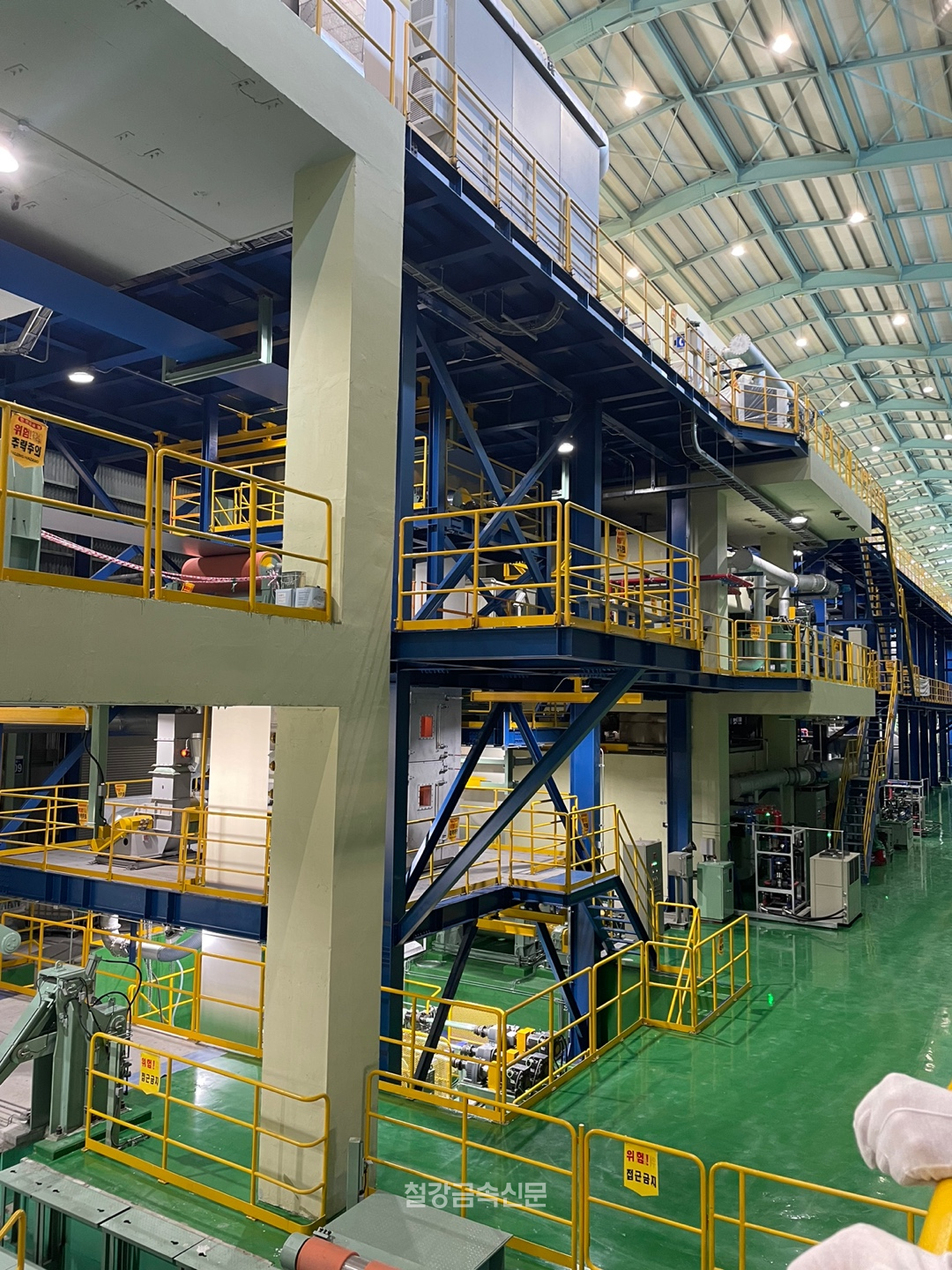 세아씨엠의 3CCL공장의 전체 코팅 구간은 내진, 내화, 내구성 면에서 우수한 콘크리트 구조로 설계돼 코팅 시 발생할 수 있는 진동들을 완벽 차단했다.