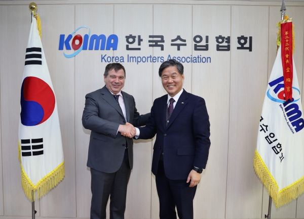 주한 아르헨티나 대사의 수입협회 내방 기념촬영. (사진=수입협회)