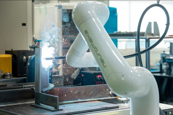 뉴로메카 협동로봇 용접 솔루션. (사진=뉴로메카)