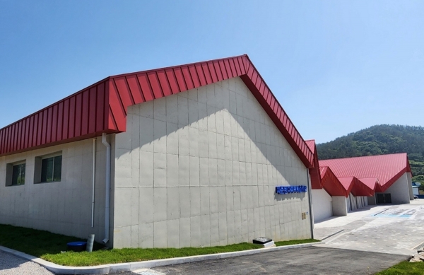 신안군 자은면 다목적 마을회관 전경. (사진=포스코인터내셔널)