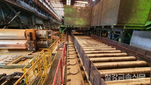 힌남노 피해를 입은 2후판공장.(사진=포스코)