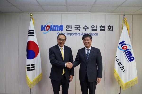 수입협회의 신임 주한 태국 대사 내방 기념촬영. (사진=한국수입협회)