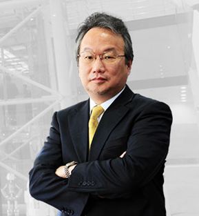 여준구 원장은 미국 국립과학재단의 Information and Intelligent Systems Division 프로그램 디렉터, 한국항공대학교 총장, 한국과학기술연구원(KIST) 초대 로봇미디어연구소장 등을 역임하였고, 세계 최대 기술학회인 IEEE의 Life Fellow(종신 석학회원)이며 미국 대통령상을 수상한 로봇분야 세계적인 석학이다.