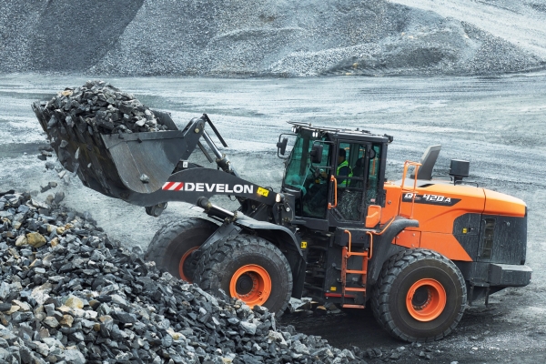 HD현대인프라코어가 최근 사우디아라비아에 수주한 대형휠로더(DL420A-7M). (사진=HD현대인프라코어)