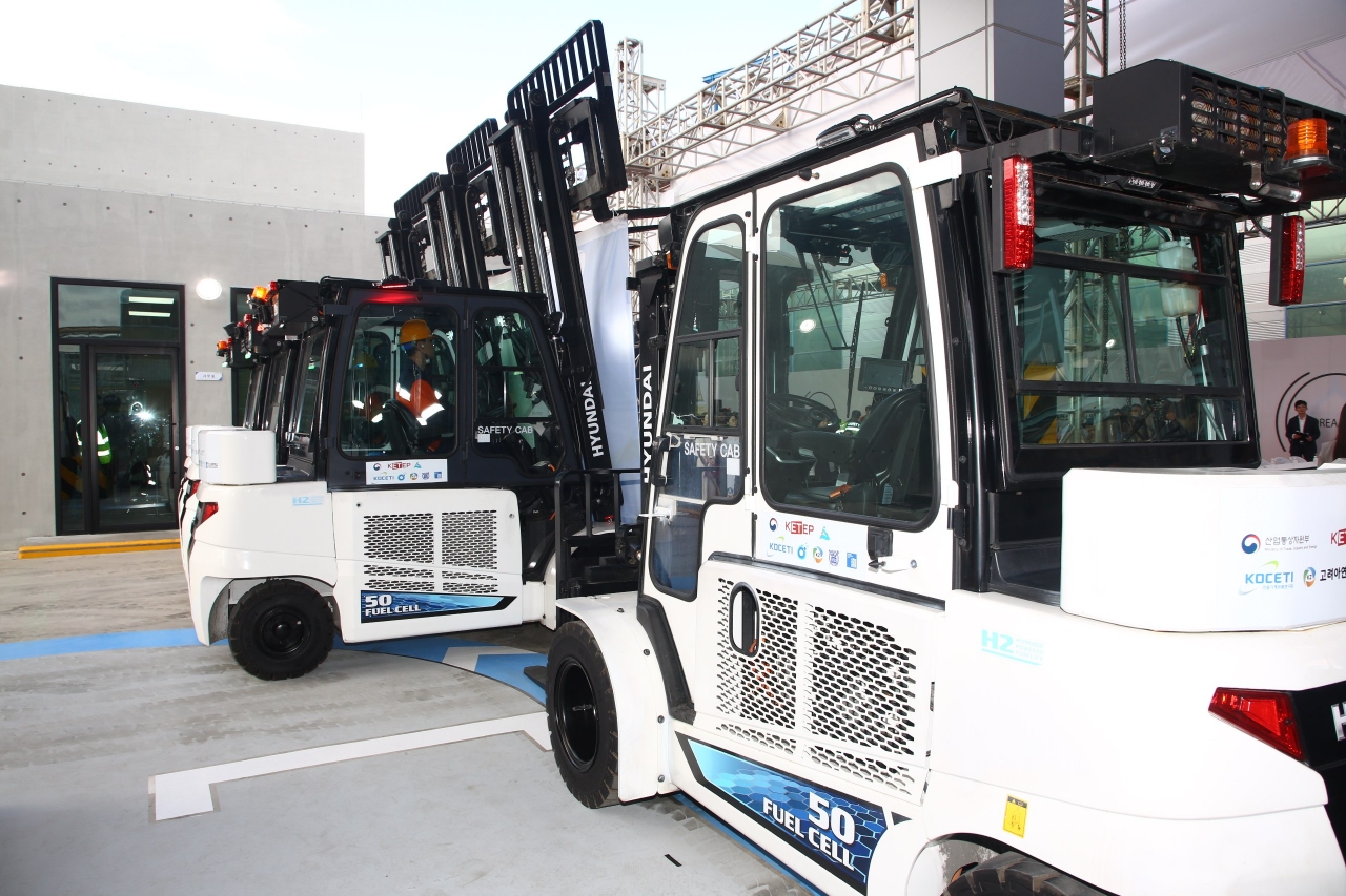 고려아연이 도입한 수소지게차 모습