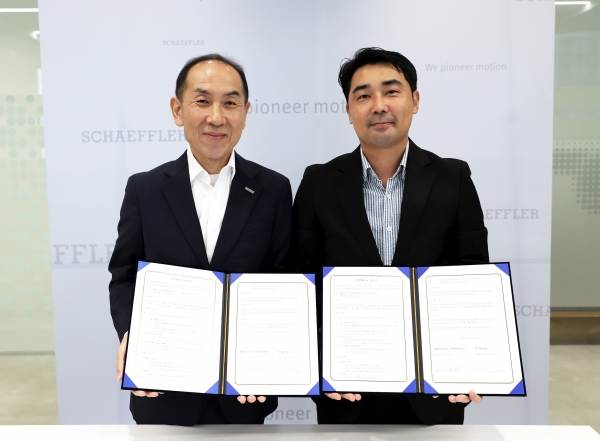 왼쪽부터 셰플러코리아 이병찬 대표, 첨단랩 장하준 대표. (사진=셰플러코리아)