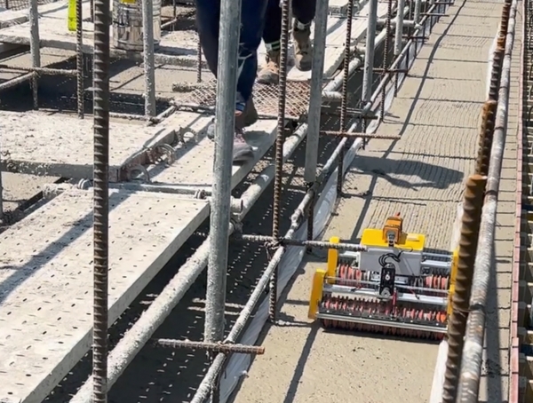 포스코이앤씨의 콘크리트 시공이음부 요철생성로봇. 포스코이앤씨 제공.