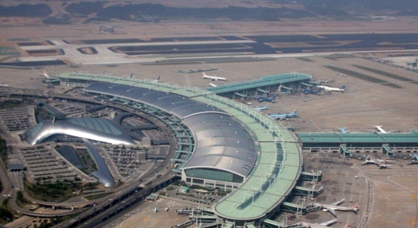 제일테크노스는 인천국제공항 여객터미널(영종도 신공항) 건설 프로젝트에 참여, KEM데크제품을 납품·시공했다. 해당 제품은 철근 배근이 필요 없는 내화 구조용 데크로, 13개의 특허 취득, 건설교통부 지정 건설 신기술, 산업 자원부의 기술혁신상을 수상하는 등 뛰어난 품질 및 기술력을 인정받았다./제일테크노스