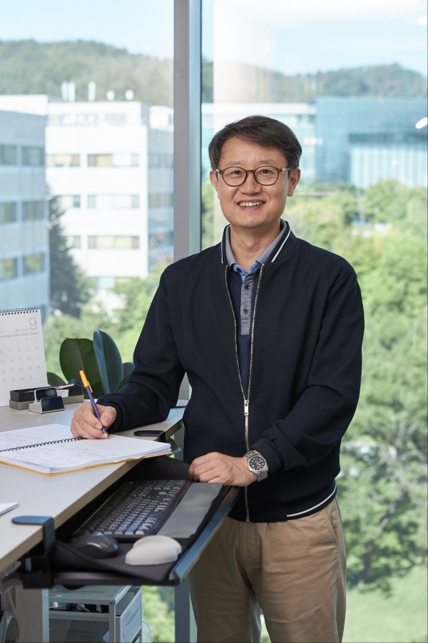 포스코 사내벤처 기업 '이옴텍' 박영준 대표. /포스코