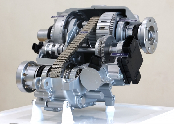 현대위아가 국내 최초로 개발한 2속 ATC의 절개품. 2속 ATC는 후륜 구동 자동차의 구동력을 주행 상황에 맞게 분배해 최적의 주행 성능을 제공하는 부품이다. (사진=현대위아)