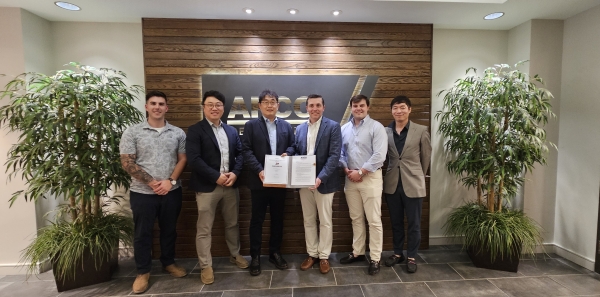 ㈜덕신이피씨와 142 디자인 그룹(설계/구조사무소) 데크플레이트 설계 반영 협약 체결 기념사진. 출처=덕신이피씨