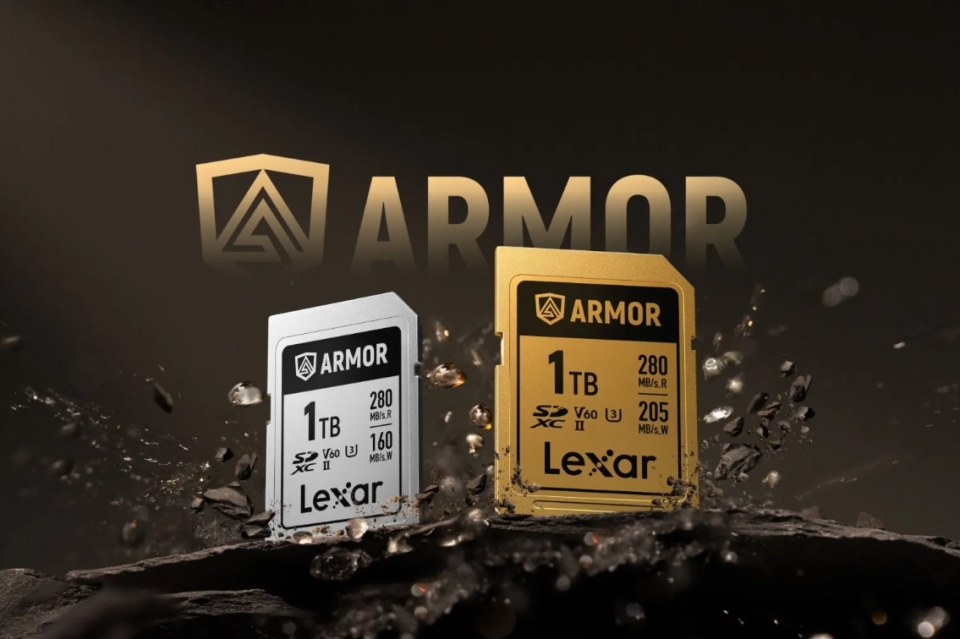 렉사(Lexar)가 세계 최초로 스테인리스 소재를 적용한 메모리 저장장치. (WSA 제공)