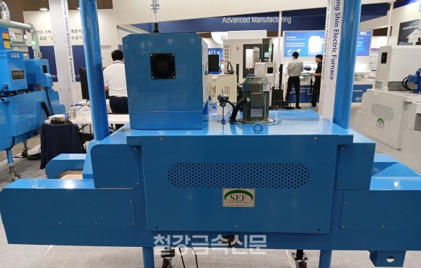 성신전기의 컨베이어형 열처리로. (사진=철강금속신문)