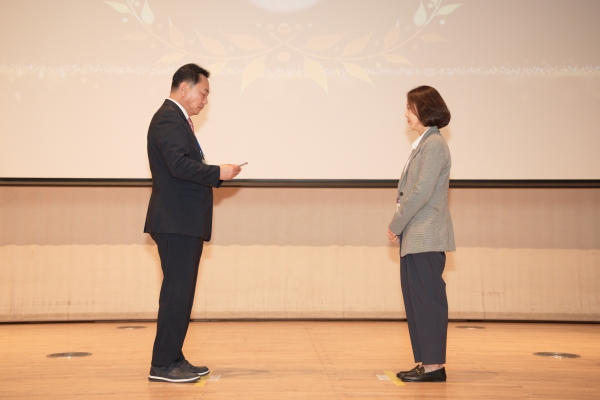 지난 10월 30일, RIST 정은진 수석연구원이 대한금속재료학회 신진학술상을 수상했다. /RIST