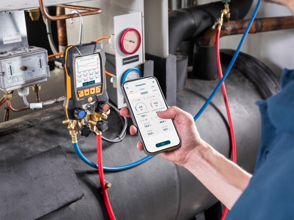 디지털 매니폴드 게이지 'testo 558s'. (사진=테스토코리아)