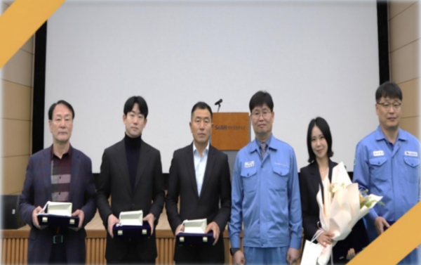 동원특강의 세아창원특수강 우수고객사 선정 기념촬영. (사진=동원특강)